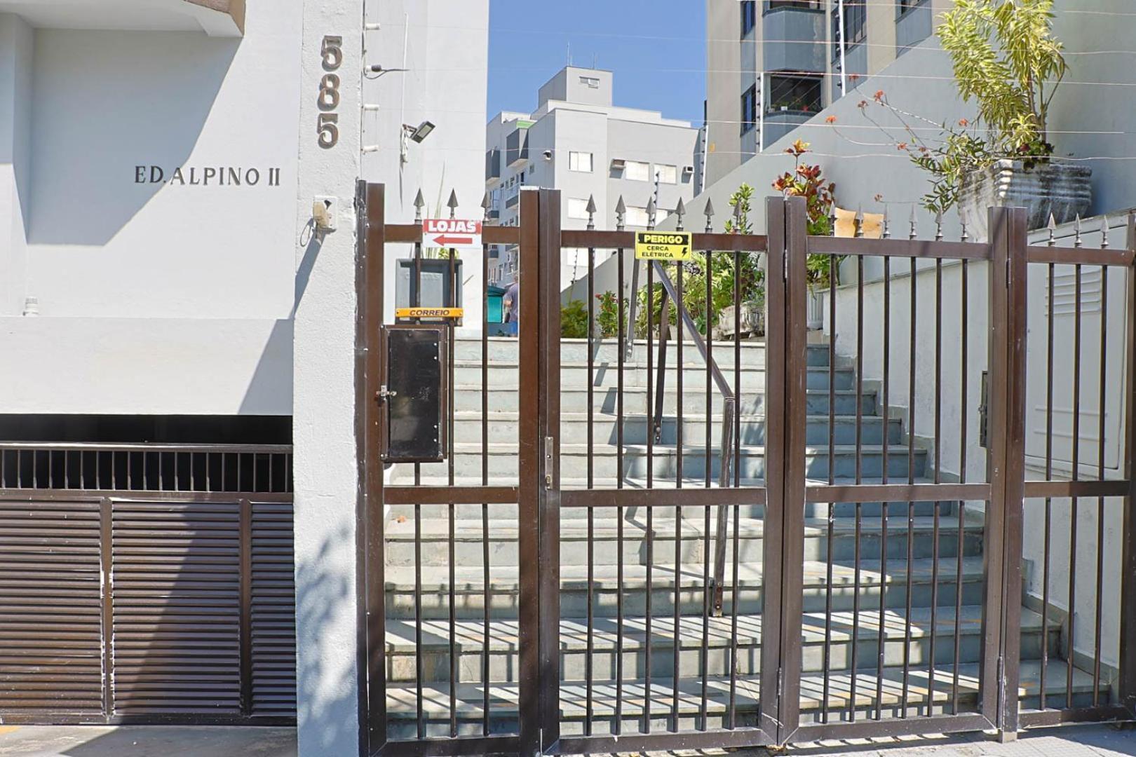 גוארויה Apto A 500 Metros Da Praia Da Enseada מראה חיצוני תמונה